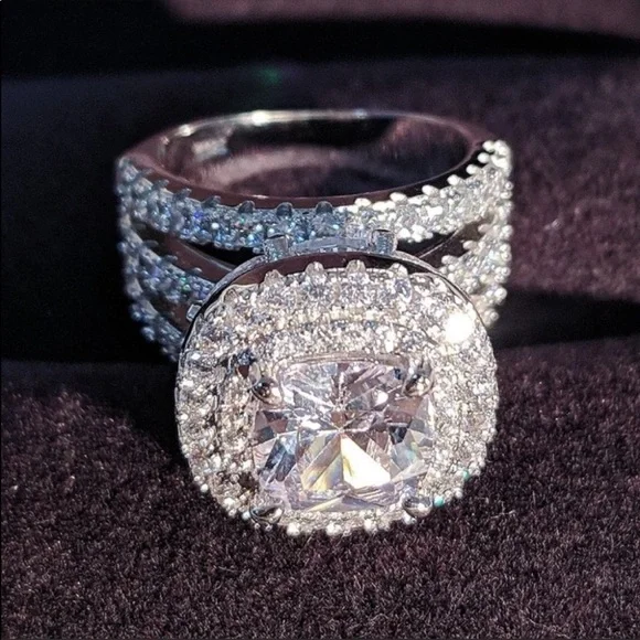 💯 NEW 925 STERLING SILVER DIAMOND HALO RING, CUTE RING, SHINY RING. - Picture 4 of 5